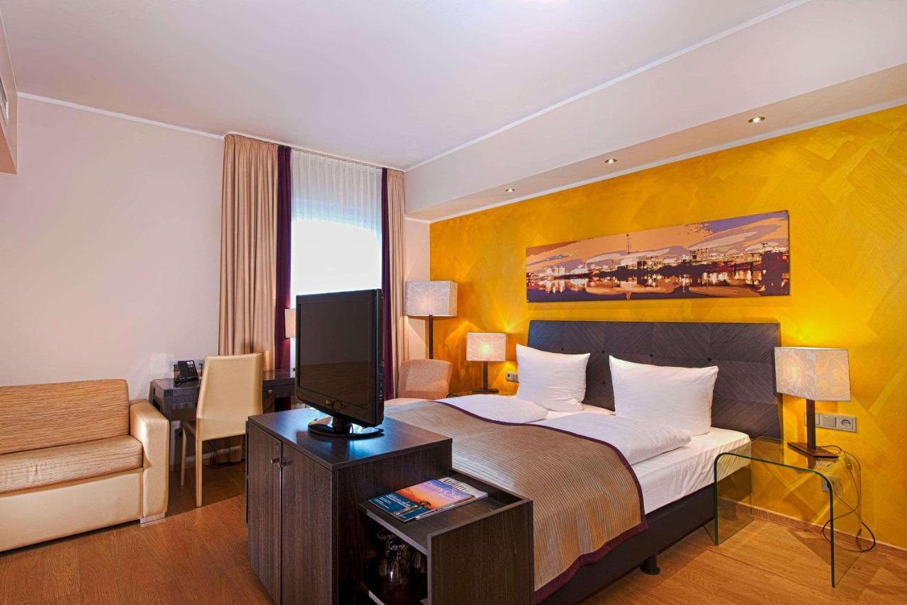 Wyndham Duisburger Hof Otel Oda fotoğraf