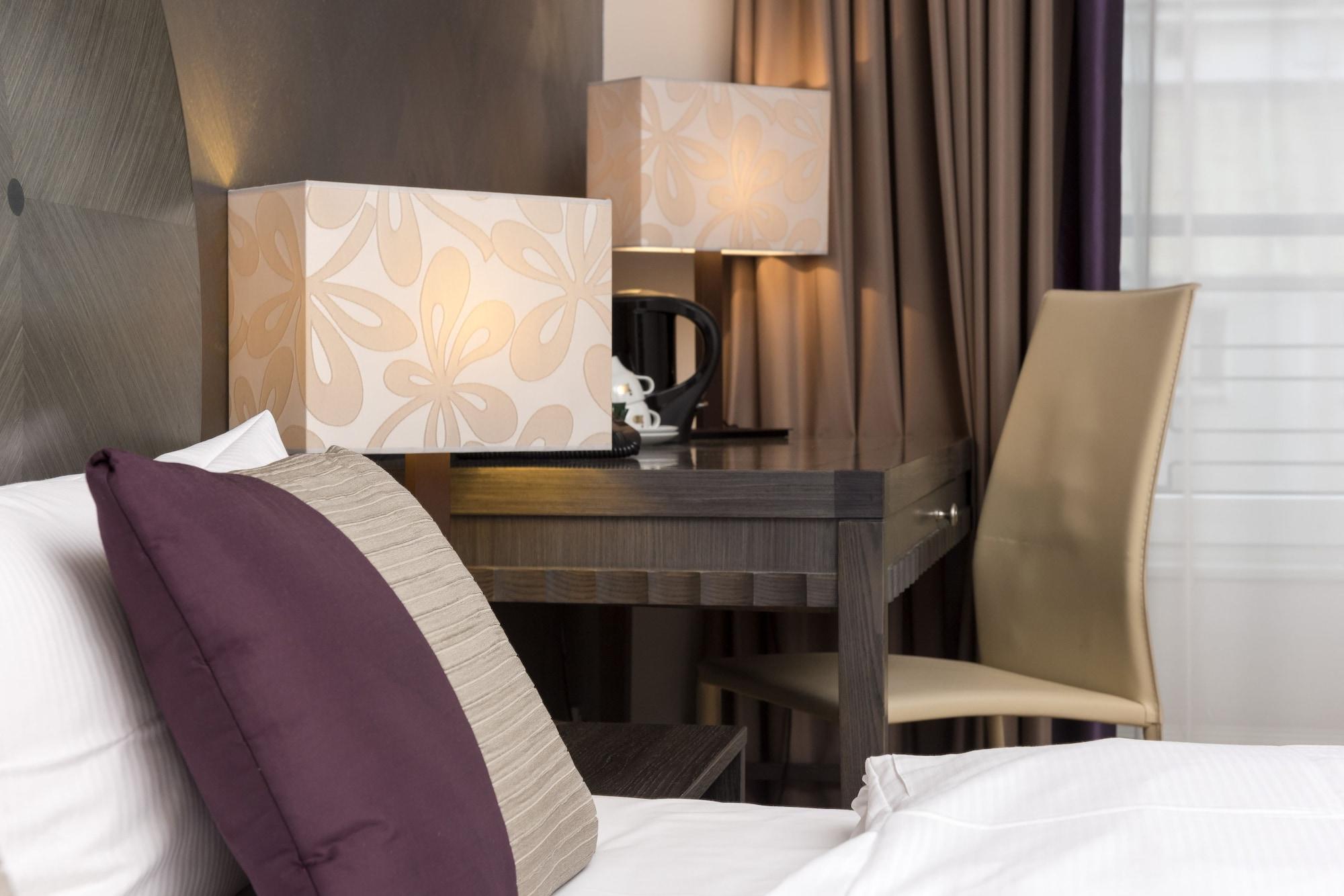 Wyndham Duisburger Hof Otel Oda fotoğraf