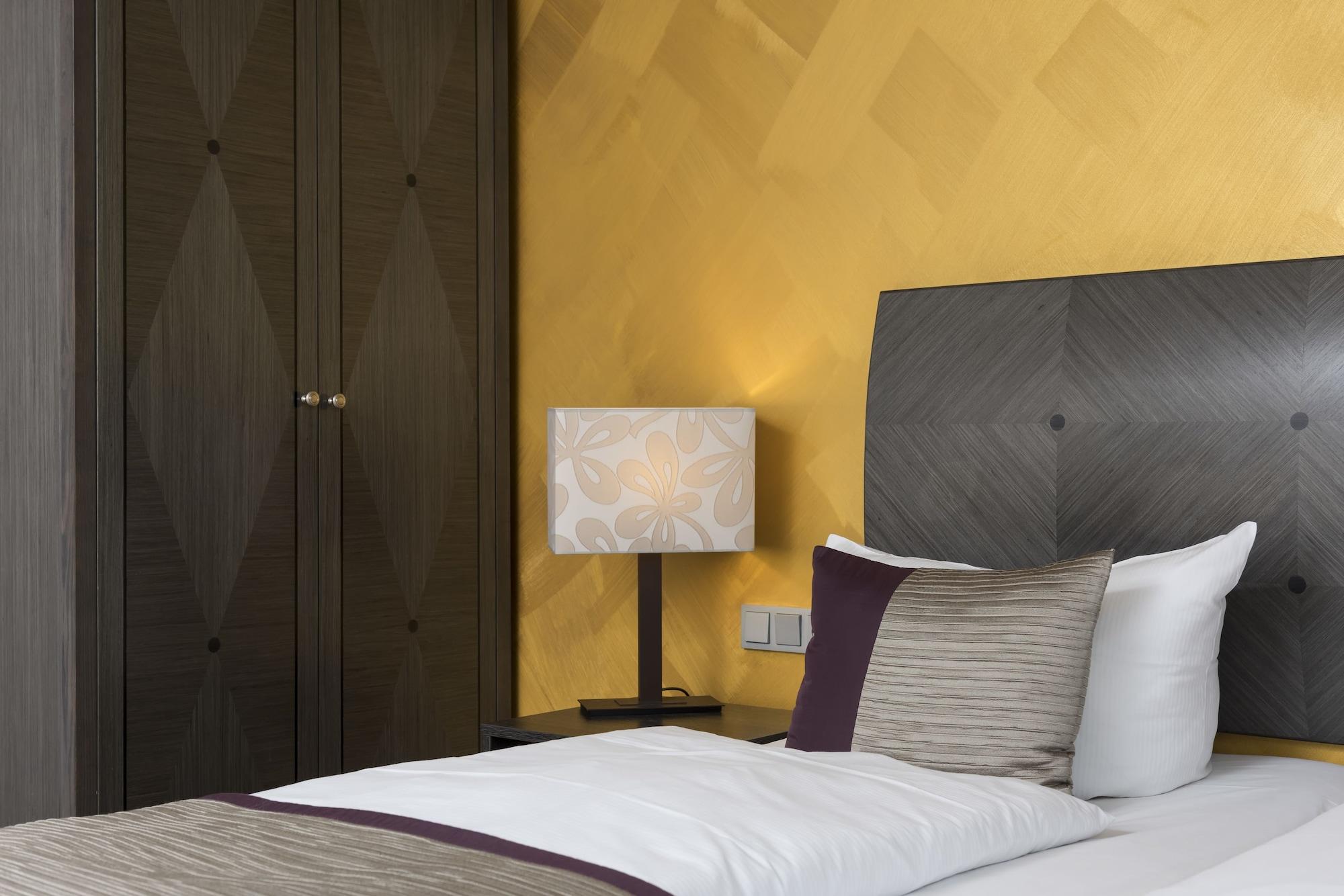 Wyndham Duisburger Hof Otel Oda fotoğraf