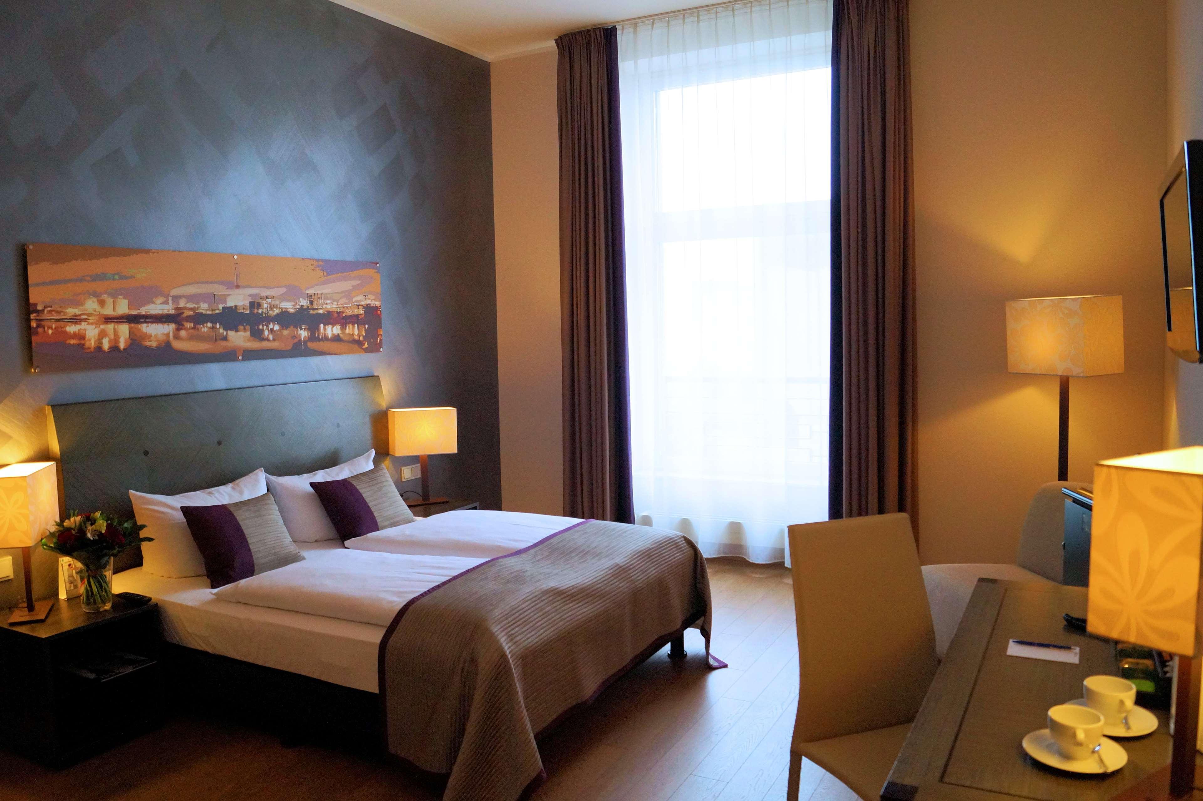 Wyndham Duisburger Hof Otel Oda fotoğraf