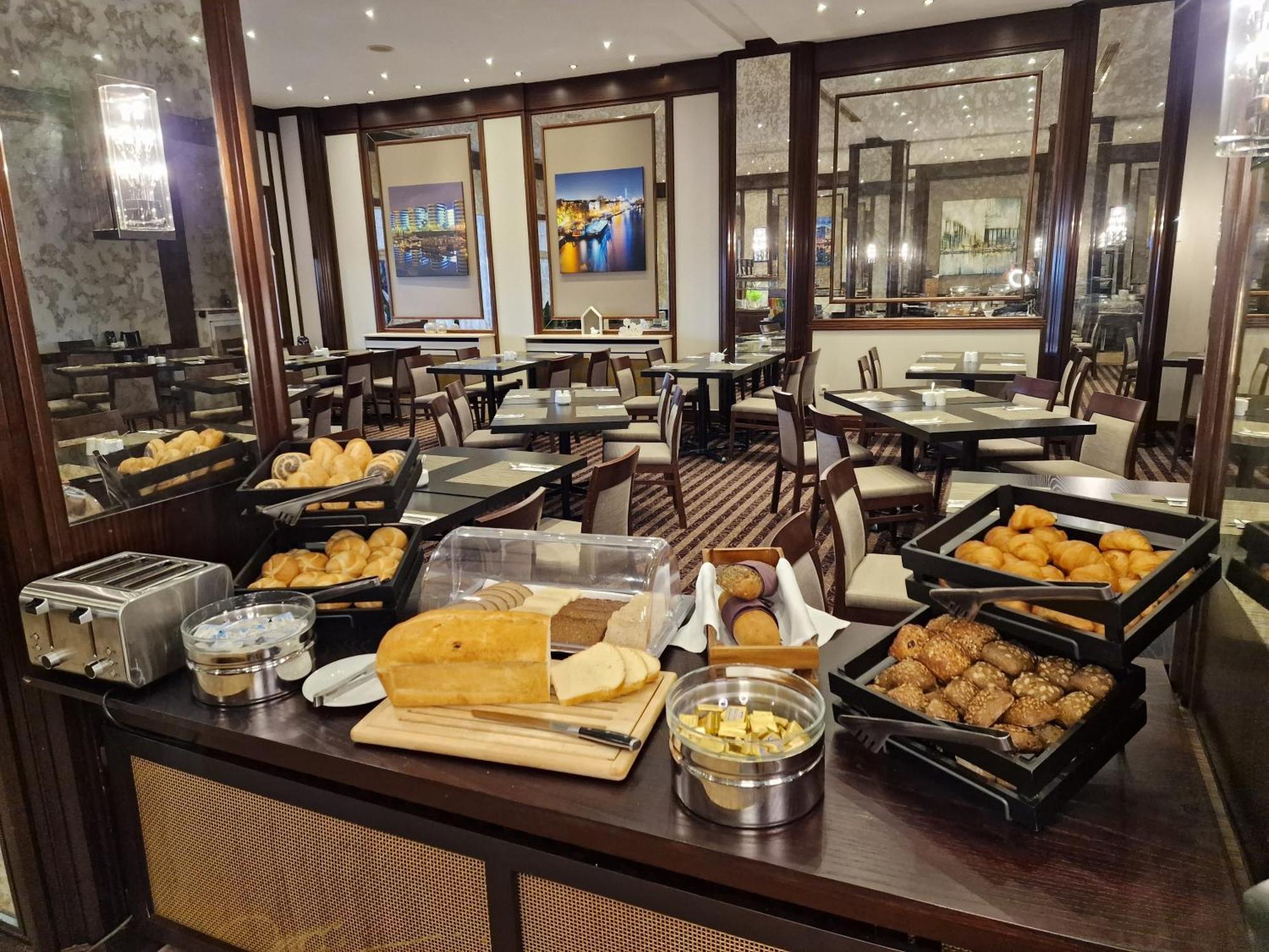 Wyndham Duisburger Hof Otel Dış mekan fotoğraf