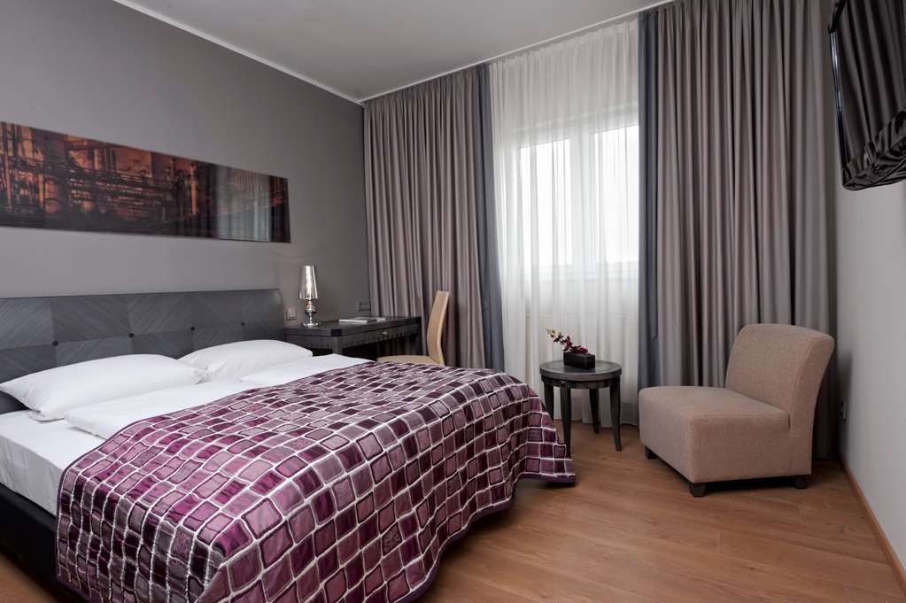 Wyndham Duisburger Hof Otel Oda fotoğraf